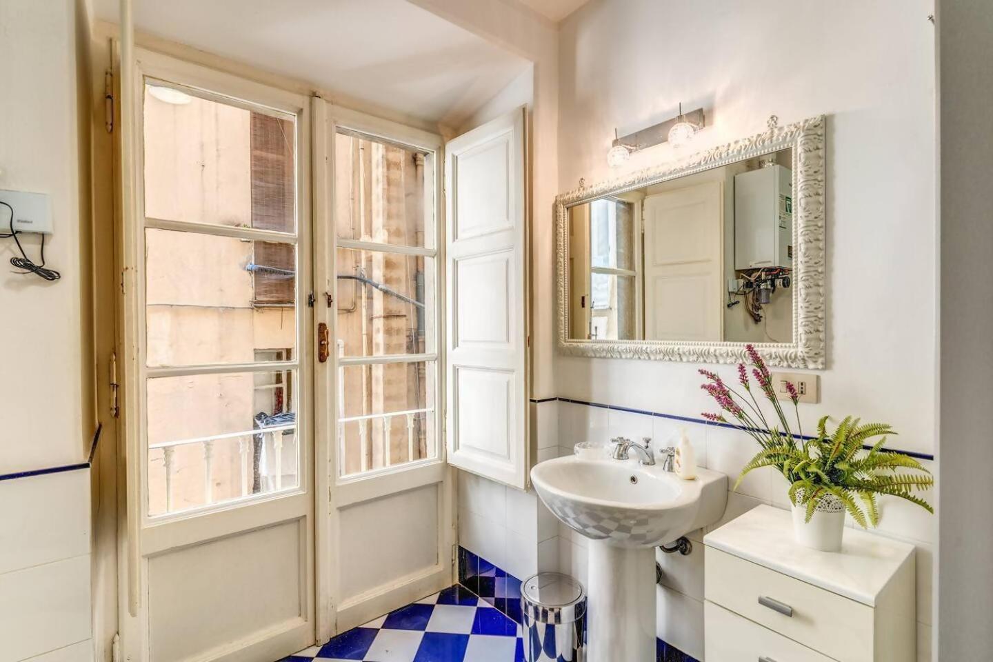 Appartamento Xx Sett Flat By Barberini Trevi Fountain *