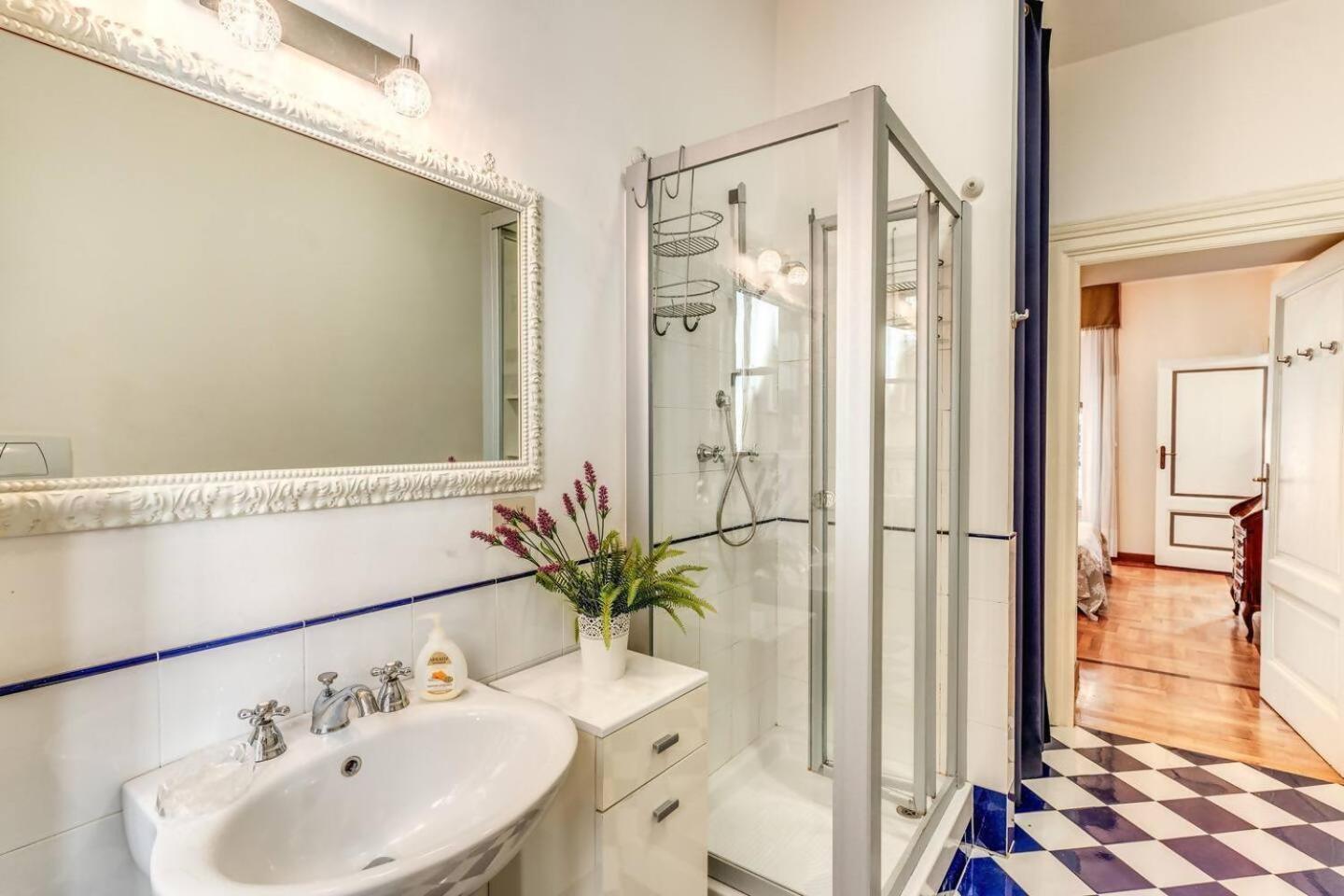 Xx Sett Flat By Barberini Trevi Fountain Roma
